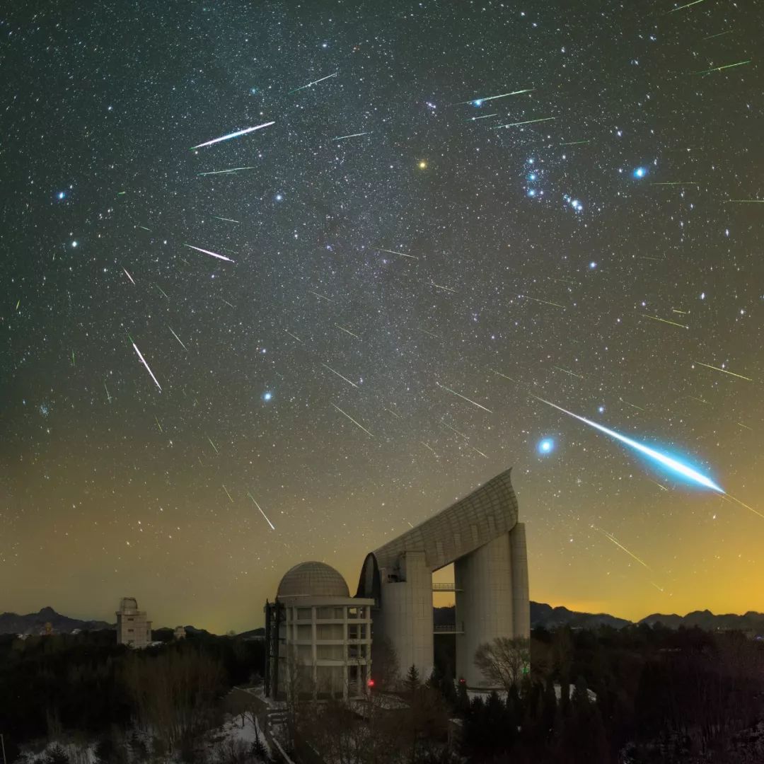 流星雨之夜，开启2025年的序章