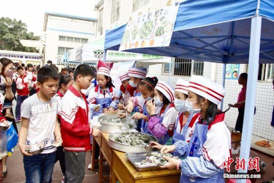 肥娟小吃店小学生预售活动启动